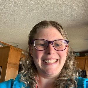 Meet your Posher, Adelle